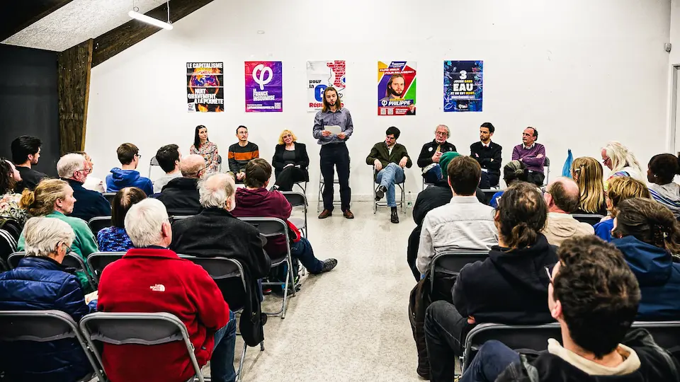 Réunion publique en présence du député